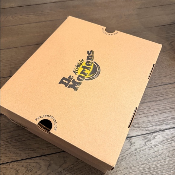 NIB Dr. Martens Audrick Chelsea - Picture 3 of 5